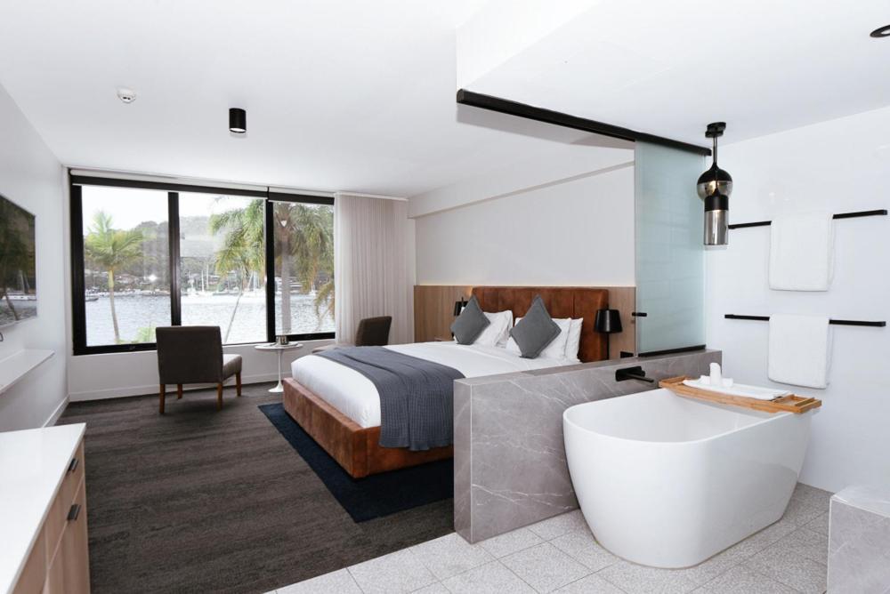 Pasadena Sydney Hotel Church Point